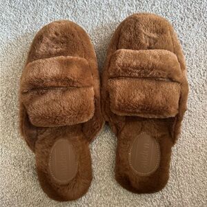 Auden Brown Fuzzy Slippers